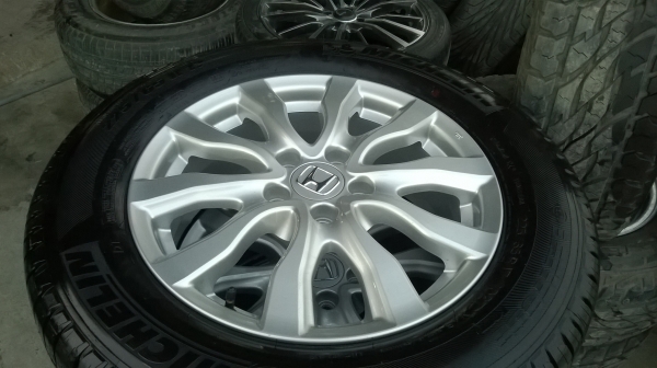 ขายล้อ CRV ขอบ17พร้อมยางป้ายแดงชุดละ19800