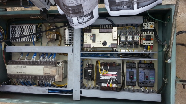 ขายตู้คอนโทรลPLC  ตามรูป