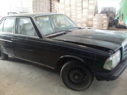 ขายบอดี้benz w123 พวงมาลัยซ้ายพร้อมทะเบียน