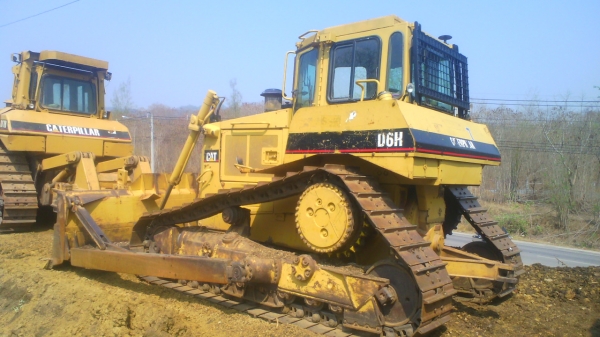 รถแทรคเตอร์ แค๊ต ดี๖ เฮท ช่วงล่างสวยเต็มร้อย มีเอกสารอินวอยล์ ต่อรองราคาได้ ในราคาแบ่งกันใช้ครับ.