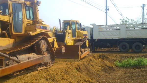 รถแทรคเตอร์ แค๊ต ดี๖ เฮท ช่วงล่างสวยเต็มร้อย มีเอกสารอินวอยล์ ต่อรองราคาได้ ในราคาแบ่งกันใช้ครับ.