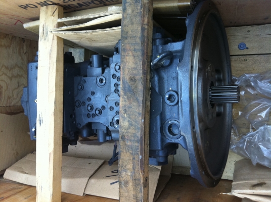 ปั้มไฮดรอลิค KOMATSU PC200-7และ8