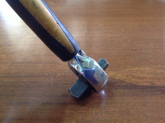 ขายชุดด้ามฟี 2 หัว 1" และ 3 หุน ทั้งชุด แถมข้ออ่อนให้ไว้ใช้งาน รูปทรงแปลกดีไม่เคยเจอ