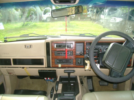 JEEP CHEROKEE 4.0 LIMITED AUTO LPG หัวฉีด