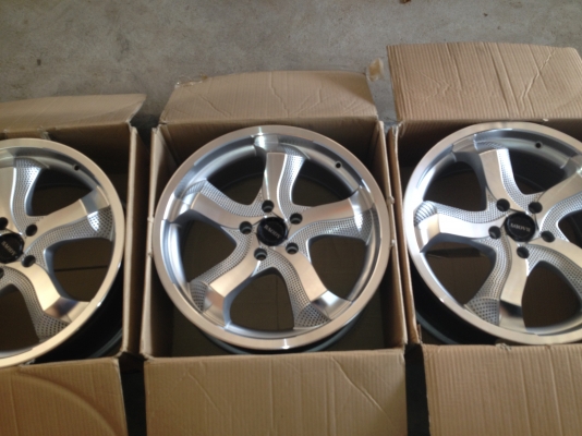 ขายล้อแม็ก vip ขอบ 18 5 รู 114 ขายล้อแม็ก vip ขอบ 18 5 รู 114