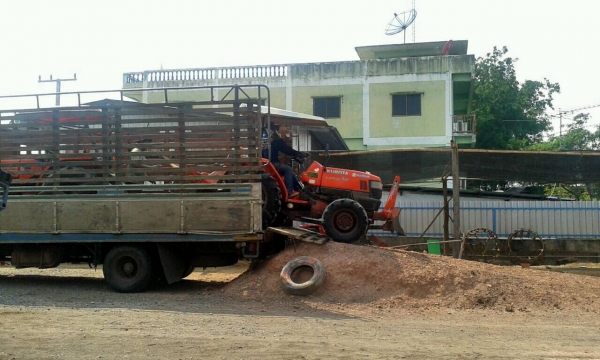 ปัญญาแทรคเตอร์มาแล้ว...จัดมาให้ครับ คูโบต้า L3408ใบมีดตราช้าง 163 โรตาลี่ สภาพเดิมๆ