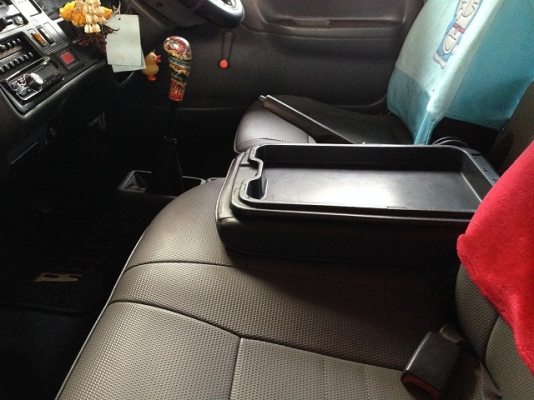 ขายรถตู้ช่วงยาว แต่ง VIP สภาพสวย พร้อมใช้งาน