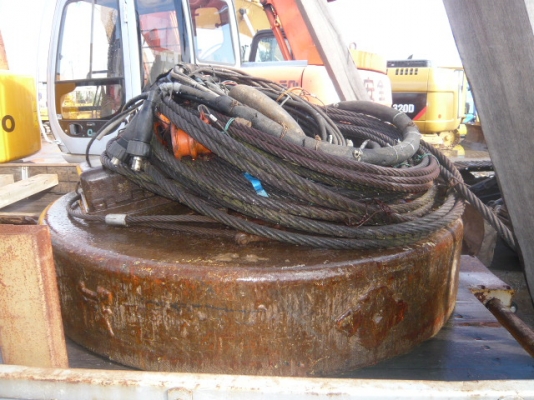 LOT NO. 230 UNKNOWN/LIFTING MAGNET (แม่เหล็ก) LOT NO. 230 UNKNOWN/LIFTING MAGNET (แม่เหล็ก)