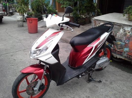 Honda Icon ปี 52 ล้อแม็ค รถสวยมาก ชุดสีสดแทบไม่มีรอย เครื่องเดิม แน่นๆ เอกสารครบ Honda Icon ปี 52 ล้อแม็ค รถสวยมาก ชุดสีสดแทบไม่มีรอย เครื่องเดิม แน่นๆ เอกสารครบ