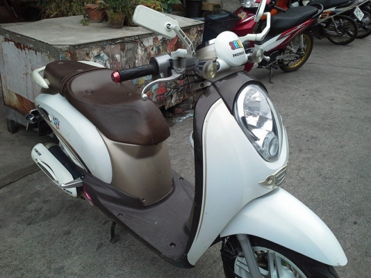 Scoopy i ปี 55 สีขาว ล้อแม็ค รถสวย เครื่องเดิมแน่น ทะเบียนประมูลมาเลขสวยมาก 11 เอกสารครบ Scoopy i ปี 55 สีขาว ล้อแม็ค รถสวย เครื่องเดิมแน่น ทะเบียนประมูลมาเลขสวยมาก 11 เอกสารครบ