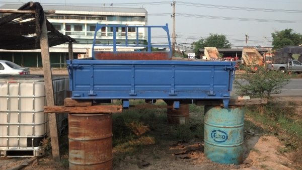 กระบะ ถอดจาก NPR 120  หัวการ์ตูน กว้างประมาณ2.15ม ยาว4.30ม คัทซี 75เซน