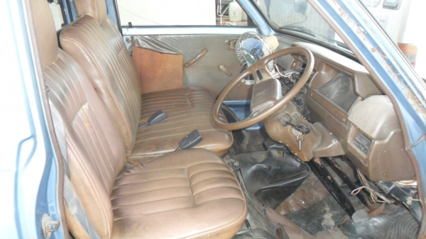 ขายรถตู้เล็กโตโยต้าไลเอชKM20