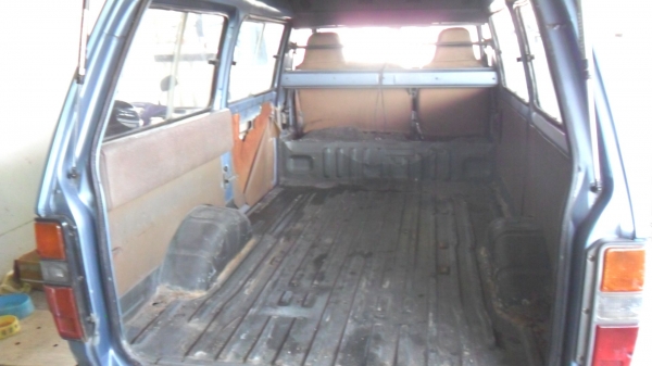 ขายรถตู้เล็กโตโยต้าไลเอชKM20