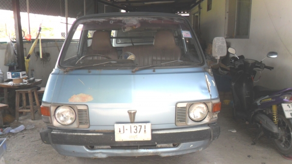 ขายรถตู้เล็กโตโยต้าไลเอชKM20