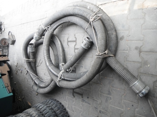 สายท่อสูบน้ำสภาพดี 2 เส้น สายท่อสูบน้ำสภาพดี 2 เส้น