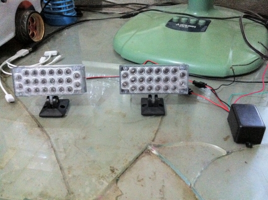 ขาย ไฟฉุกเฉิน สีแดง-น้ำเงิน มีกล่องควบคุม ปรับกระพริบได้ 2 แบบ ขาย 199 บาท พร้อมส่งไปรษณีย์ให้ด้วย หรือวิ่งมารับเองลดได้อีกครับ ทางแยกสามพราน โรงเรียนนายร้อยตำรวจ นครปฐม