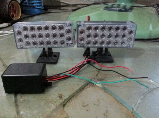 ขาย ไฟฉุกเฉิน สีแดง-น้ำเงิน มีกล่องควบคุม ปรับกระพริบได้ 2 แบบ ขาย 199 บาท พร้อมส่งไปรษณีย์ให้ด้วย หรือวิ่งมารับเองลดได้อีกครับ ทางแยกสามพราน โรงเรียนนายร้อยตำรวจ นครปฐม