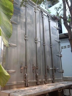 ตู้สแตนเลส ของรถ 10ล้อ ISUZU FVM มี 4ใบ ราคาต่อลองได้ สภาพ 90เปอร์เซ๊น