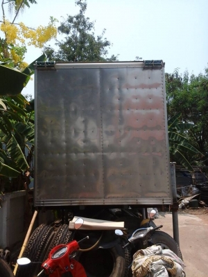ตู้สแตนเลส ของรถ 10ล้อ ISUZU FVM มี 4ใบ ราคาต่อลองได้ สภาพ 90เปอร์เซ๊น
