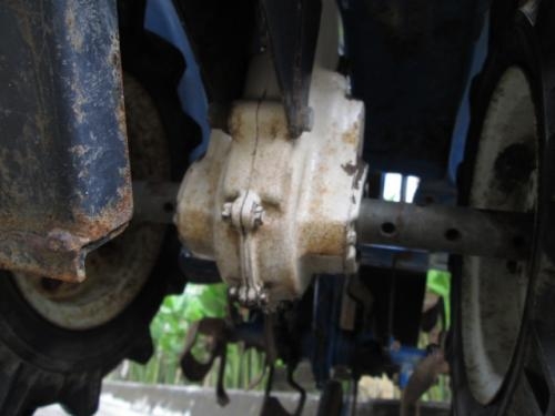 รถพรวนดินเดินตาม รหัสสินค้า : 13001357 ยี่ห้อ : ISEKI รุ่น : KS552 เครื่องเบนซิน 5 แรง เกียร์ Hogh-Low