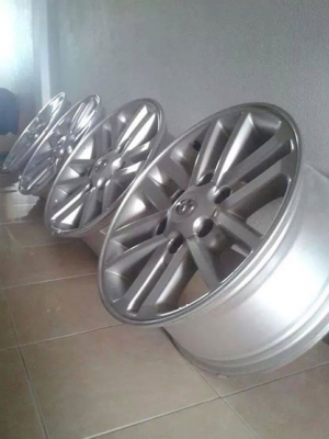 แม็กซ์วีโก้ตัวสูงขอบ17พร้อมยาง26565R17สวยๆไม่มีตำนิ แม็กซ์วีโก้ตัวสูงขอบ17พร้อมยาง26565R17สวยๆไม่มีตำนิ