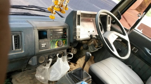 ขาย6ล้อ ดั๊มอีซูซุ เครื่อง175แรง