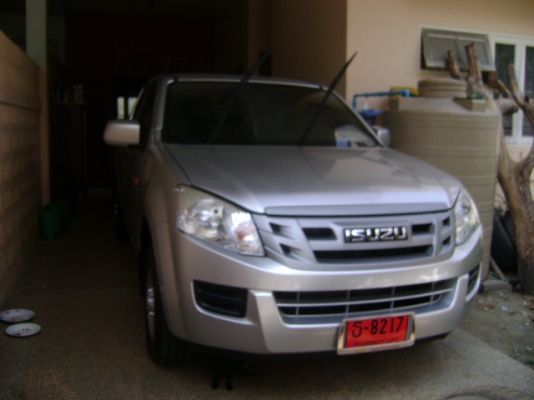 ขายยางใหม่และกระทะล้อเพิ่งจาถอดจากรถใหม่ป้ายแดง อีซูซุAll new isuzu 2014 ยาง 215-70-15