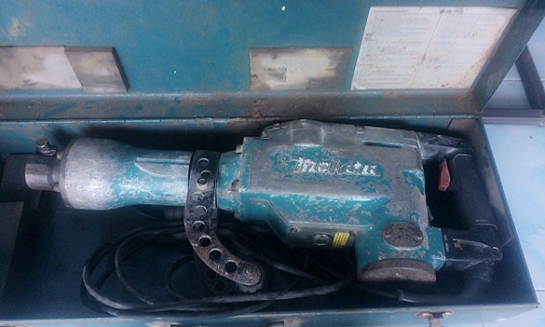 ขาย สกัดไฟฟ้า MAKITA HM1306 แท้ๆ เดิมๆ สภาพดี ราคาถูกๆครับ