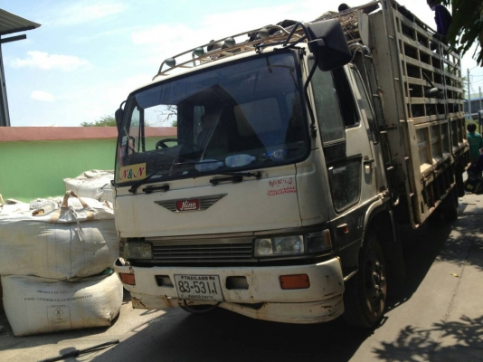 Hino FD เครื่อง HO7C ยาว 6 m  ยาง 825 คัสซีมีบวม ยางสวย หัวสวย