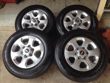 ขายล้อป้ายแดง chaverolet ขอบ16 พร้อมยางBridgestone 215/70/16. ปี14 duravis