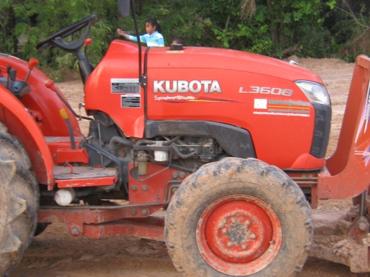 ขายรถไถ่ KUBOTA รุ่น L3608 เครื่อง 36 แรง สภาพเดิมๆ สวย ขายรถไถ่ KUBOTA รุ่น L3608 เครื่อง 36 แรง สภาพเดิมๆ สวย