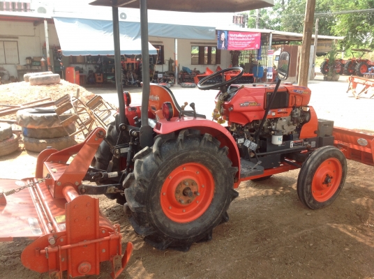 ปัญญาแทรคเตอร์มาแล้ว...จัดมาให้ครับ คูโบต้า KRT 140 PTO ใบมีด โรตาลี่ตราช้าง RX100 ผาน3 ล้อเหล็ก ทำงาน503ชม. พวงมาลัยเพาเวอร์ สภาพเดิมๆ ส่งทั่วไทยคับ
