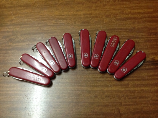 ขายมีด VICTORINOX เล่มละ 650 บาท รวมค่าจัดส่ง