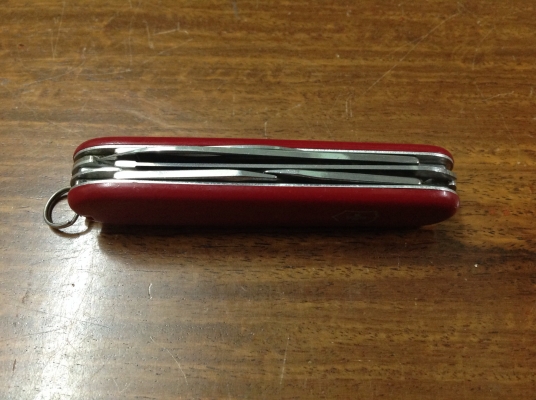 ขายมีดเอนกประสงค์ VICTORINOX เล่มละ 850 บาท