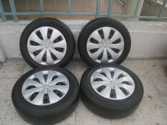 ขายกะทะล้อป้ายแดง new vios 15" 4h100 ยาง dunlop sp sport 2030 185/60r15 ยางผลิตสัปดาห์ที่ 1 ปี 14 ตุ่มที่หน้ายางชัด 2 เส้น ลาง 2 เส้น ขายทั้งชุด 6,900 บาทครับ mazda2, fiesta, swift ใส่ได้เลยครับ สนใจติดต่อเล็กคลองสามครับ (081-3747940)