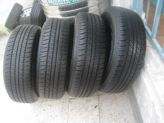 ยางถอดป้ายแดง fortuner bridgestone dueler h/t 684 265/65r17 ยางผลิตสัปดาห์ที่ 37-1เส้น 41-3เส้น ปี13 ตุ่มที่หน้ายางมีทุกเส้นครับ ขายทั้งชุด 19,000 บาทครับ ยางไซส์เดียวกับ bt-50, ranger, pajero ครับ สนใจติดต่อเล็กคลองสามครับ (081-3747940)