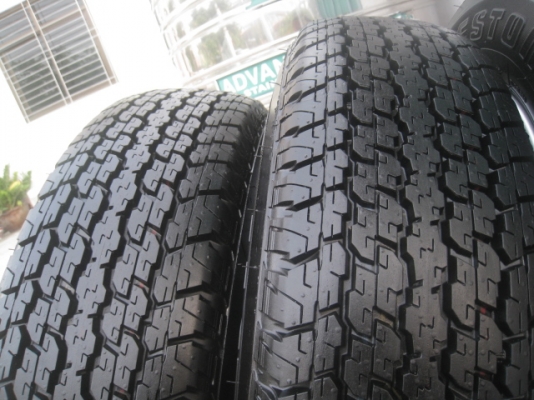 ขายล้อแม็กป้ายแดง nissan navara (4x2) 16"x6" et55 6h114.3 สีเงิน ยาง bridgestone dueler h/t 840 205r16 ยางผลิตสัปดาห์ที่ 42-1เส้น 44-3เส้น ปี13 ตุ่มที่หน้ายางมีทุกเส้นครับ ขายทั้งชุด 12,900 บาทครับ สนใจติดต่อเล็กคลองสามครับ (081-3747940)