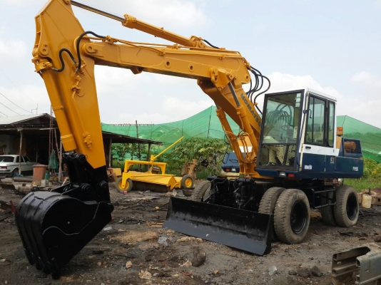ขายรถแบ็คโฮล้อยาง KOMATSU PC150-3 เอกสารเล่มทะบียน เครื่องปั๊มเดิม