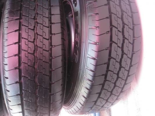 ขายล้อกะทะป้ายแดง dmax 15" 6h139.7 ยาง dunlop sp lt36 215/70r15  ( 5 ล้อ)ยางผลิตสัปดาห์ที่ 36 ปี 13 ตุ่มที่หน้ายางมีทุกเส้น ขาย 5 ล้อ 14,500 บาทครับ big-m, frontier, colorado ใส่ได้ครับ สนใจติดต่อเล็กคลองสาม (081-3747940)