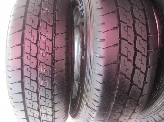 ขายล้อกะทะป้ายแดง dmax 15" 6h139.7 ยาง dunlop sp lt36 215/70r15  ( 5 ล้อ)ยางผลิตสัปดาห์ที่ 36 ปี 13 ตุ่มที่หน้ายางมีทุกเส้น ขาย 5 ล้อ 14,500 บาทครับ big-m, frontier, colorado ใส่ได้ครับ สนใจติดต่อเล็กคลองสาม (081-3747940)