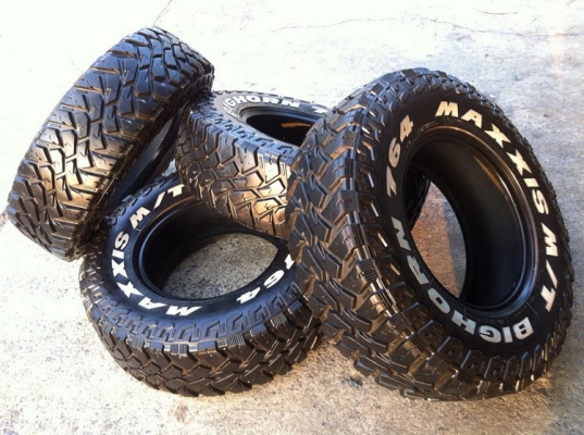ขายยาง Mud Maxxis Mt764 Big Horn 30 9.5 R15 สวยๆ ขายยาง Mud Maxxis Mt764 Big Horn 30 9.5 R15 สวยๆ