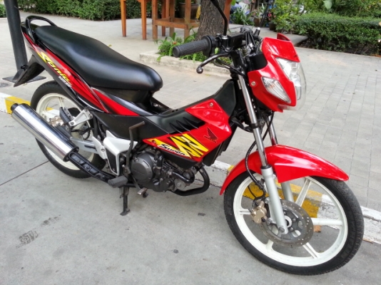 โซนิค ตัวใหม่ สตาร์ทมือ (แท้) รถเจ้าของมือเดียว เครื่องเดิมแน่น ไม่มีควันขาว เดินดี ภาษีพรบ. 57 รถทะเบียนกทม.โอนขนส่ง จตุจักร ☆☆ 23,500 ☆☆ต่อรองได้ หา ยุ ไม่ผิดหวัง ☆☆ 0 9 3  -  9 4 8  -  8 7 9 8 ☆☆ ( บอย )