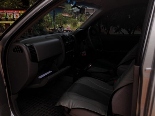 ขายอีกแล้วครับ อีซูชุ D-MAD HI LANDER แค็บ ปี05 ครับ มีหลังคาพร้อม