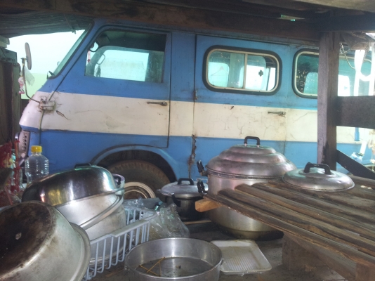 ขายisuzu elf  สี่ล้อกลาง