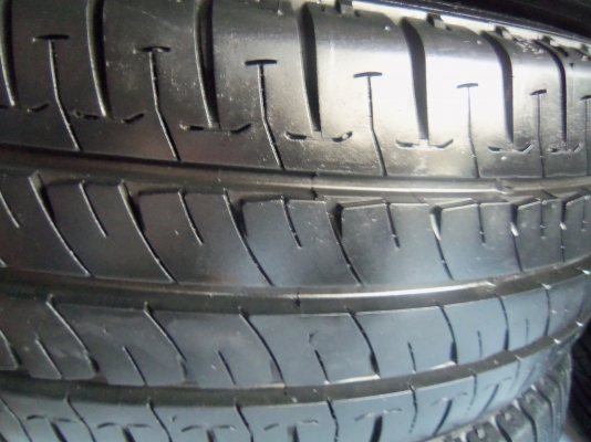 ขายยาง Michelin Agilis 205-70-15 ปลายปี09 ดอกเต็ม เนื้อนิ่ม ไม่ปะ ไม่บวม ไม่กินข้าง พร้อมใส่ถ่วง ชุดละ 3,400 บาท