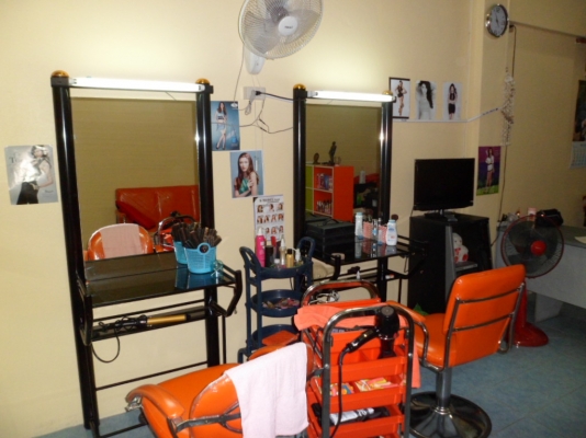 ขายถูกๆอุปกรณ์เสริมสวย 25000 บาท