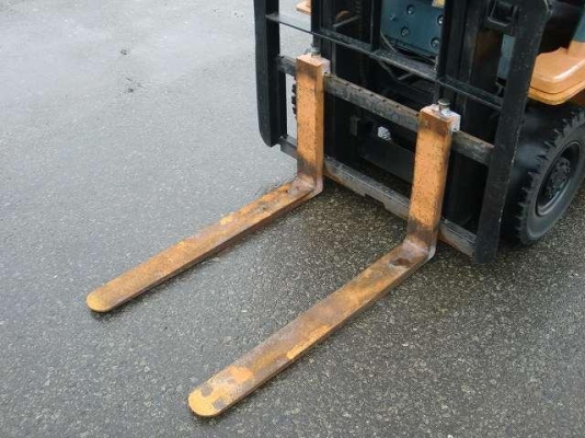 ขายฟอร์คลิฟต์ TOYOTA 7FG15 ( SPECS JAPAN )  เกียร์ MT  , ขอบคุณมากครับ พี่สมพงษ์  สมุทรสาคร