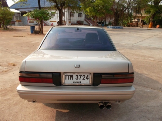 NISSAN BLUEBIRD เครื่อง 2000cc หัวฉีด ช่วงล่างดี ดิสหน้าและหลัง พร้อมใช้งานu12 สวยๆ ดิส4ล้อ ติดแก๊ส LPG ประหยัดมาก