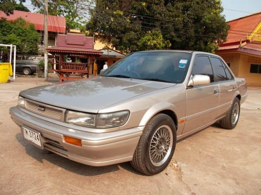 NISSAN BLUEBIRD เครื่อง 2000cc หัวฉีด ช่วงล่างดี ดิสหน้าและหลัง พร้อมใช้งานu12 สวยๆ ดิส4ล้อ ติดแก๊ส LPG ประหยัดมาก