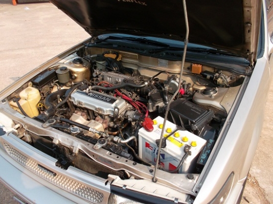 NISSAN BLUEBIRD เครื่อง 2000cc หัวฉีด ช่วงล่างดี ดิสหน้าและหลัง พร้อมใช้งานu12 สวยๆ ดิส4ล้อ ติดแก๊ส LPG ประหยัดมาก